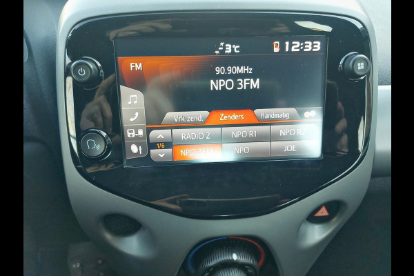 Toyota Aygo 1.0 VVT-i x-play apple/carplay,airco,cruisecontrol,achteruitrij camera,