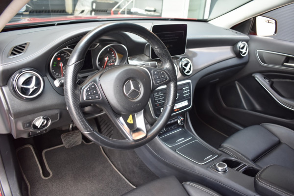 Mercedes-Benz GLA 200 Premium AUTOMAAT AMG-STYLING