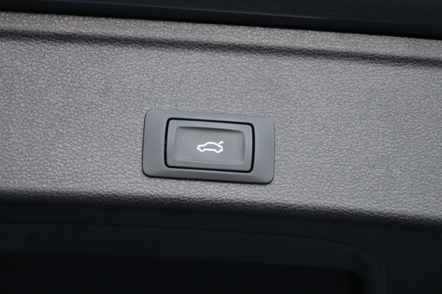 Audi A4 Avant 40 TFSI S-line Massage Virtual ACC