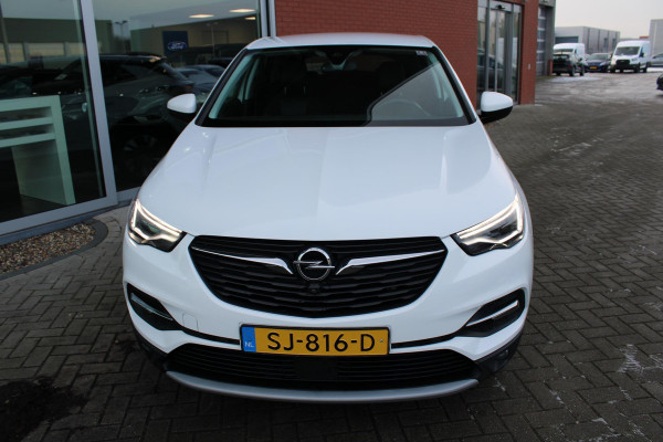 Opel Grandland X 1.6 CDTi Business Executive | Trekhaak | Climate Control | AGR Stoelen | Navigatie | Camera | Electrische achterklep | 18 INCH Lichtmetalen Velgen | Nette Auto!