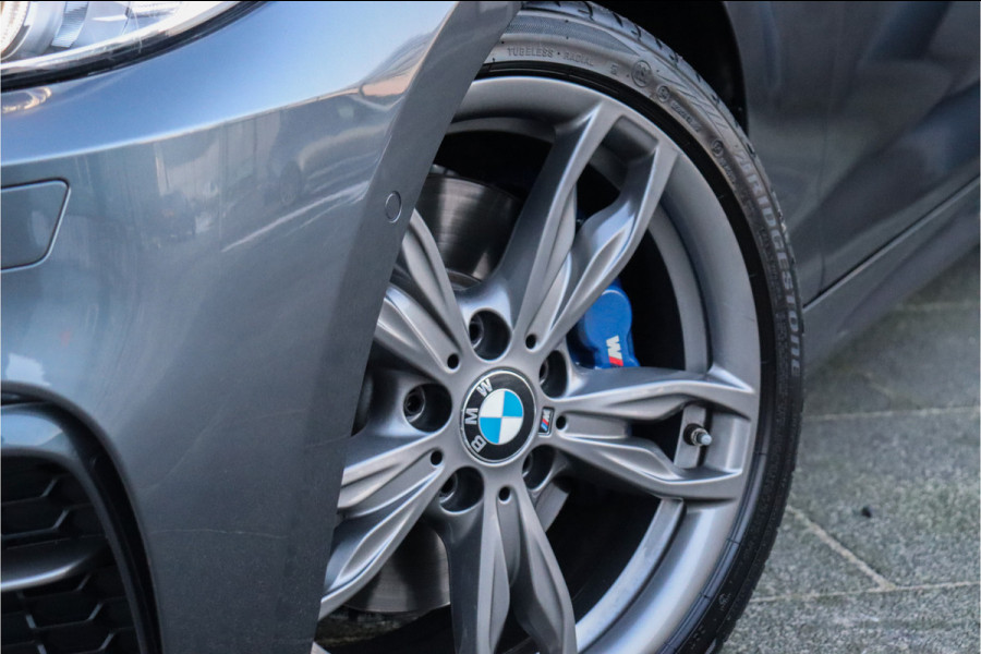 BMW 2 Serie M240i M-Sport 340pk **Camera/Leder/Xenon**