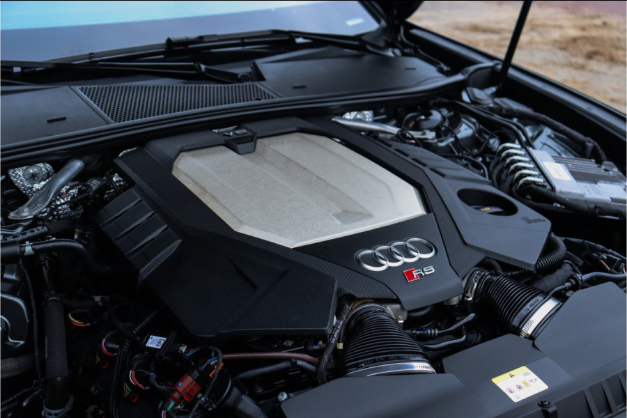 Audi RS6 4.0 V8 Quattro **Ceramic/4WS/Carbon/Pano/Alcantara/ACC**