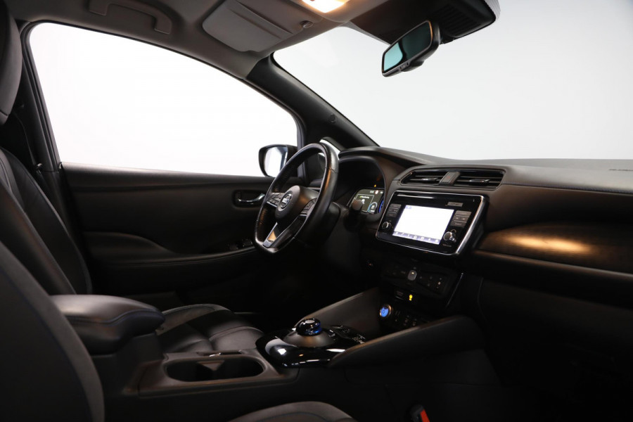 Nissan Leaf Tekna 40 kWh | Dealer onderhouden | Navi | Leder-alcantara.