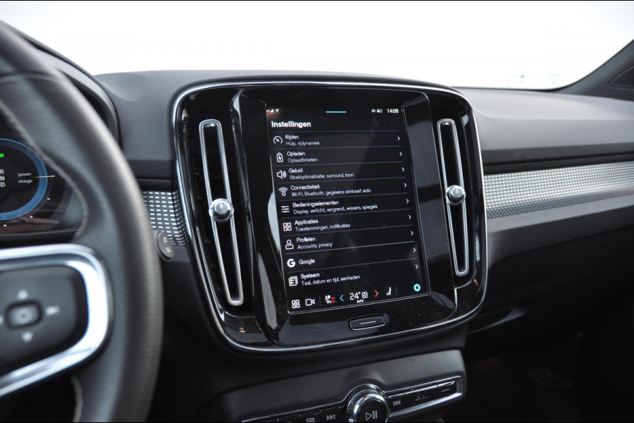 Volvo XC40 Recharge P8 AWD R-Design / Adaptieve cruise control/ BLIS/ Apple carplay/ Google Informaiment/ Elektrische achterklep/ 360 Camer/ Harman Kardon Audio/ Panoramadak/ Parkeersensoren/ Stoel en stuurwielverwarming