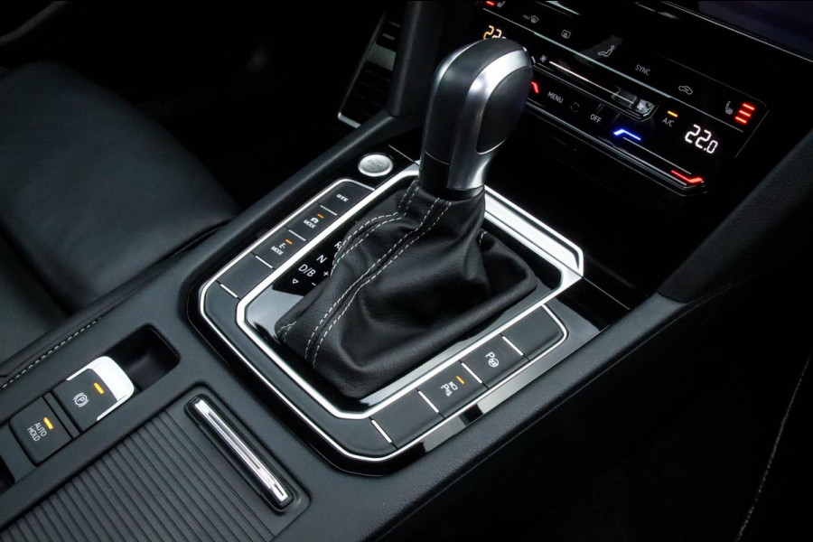 Volkswagen Arteon Shooting Brake 1.4 TSI eHybrid R-Line Business+ 218pk DSG! 1e|Panoramadak|Virtual Cockpit|Lederen R kuipstoelen