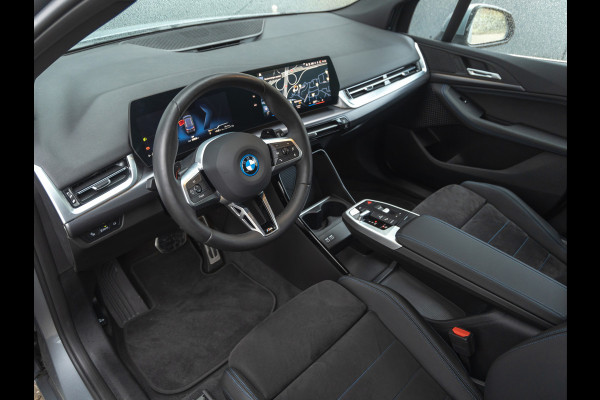 BMW 2 Serie Active Tourer 225e xDrive M-Sport - Trekhaak - Driving Ass Plus - Stoelverwarming