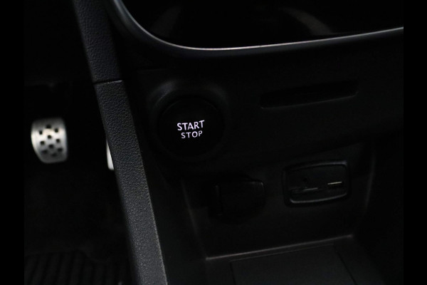 Renault Clio TCe 90pk Bose ALL-IN PRIJS! Camera | Climate | Navi | Parkeersensoren