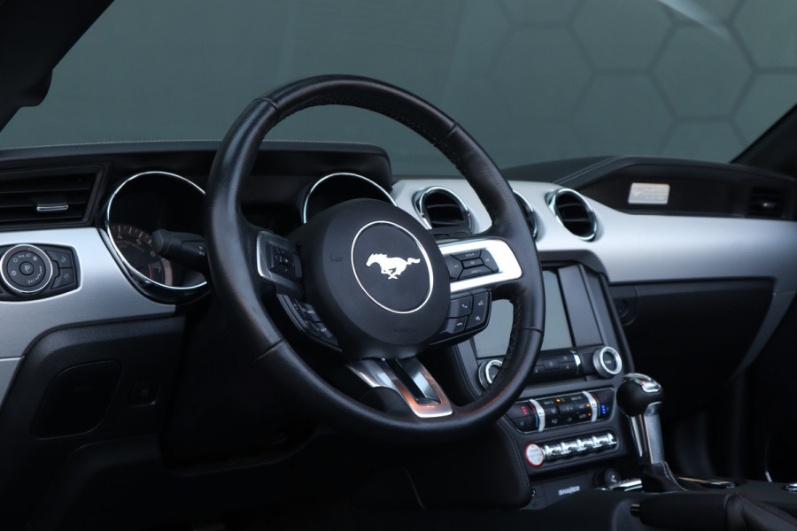 Ford Mustang Convertible 5.0 V8 GT | STOELKOELING/VERWARMING | BLACK PACK | CAMERA | CRUISE CONTROL | XENON | DAB |