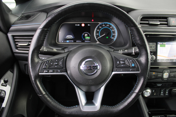 Nissan Leaf Tekna 40 kWh | Airco | Cruise | Camera | Navi | Trekhaak | PDC |