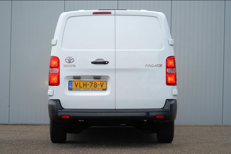 Toyota ProAce Worker 1.5 D-4D Cool Comfort Long / EX. BTW / 3 Zitpl. / 27dkm NAP / NL-Auto / Cruise