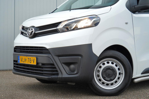 Toyota ProAce Worker 1.5 D-4D Cool Comfort Long / EX. BTW / 3 Zitpl. / 27dkm NAP / NL-Auto / Cruise