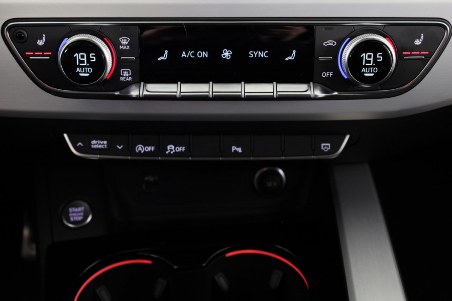 Audi A4 Avant 35 TFSI S edition Competition 150pk | Panoramadak | Stoelverwarming | MMI navigatie plus | Achteruitrijcamera | Matrix Led