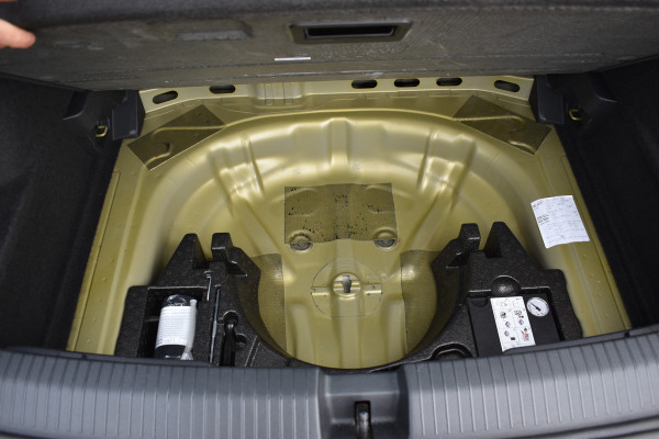 Volkswagen T-Roc 1.5 TSI Style Navigatie Stoelverwarming Pdc 1.5 motor