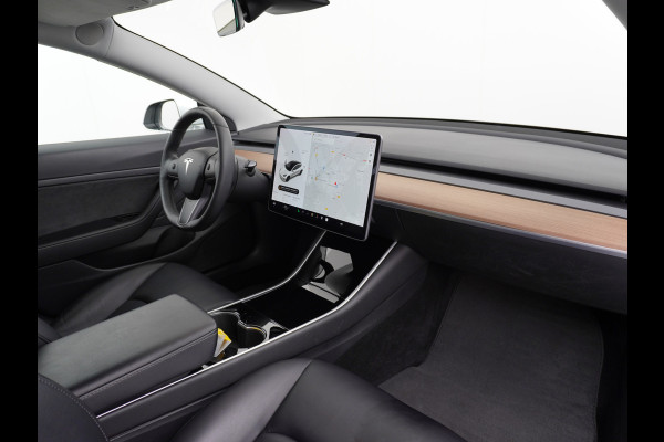 Tesla Model 3 SR+ Standard RWD Plus 325PK AutoPilot Leer PanoDak Adaptive cruise Camera's Elektr.-Stuur+Stoelen+Spiegels+Geheugen+Easy-Entry+V ACC Dual-ECC DAB Voorverwarmen interieur via App Keyless via Telefoonsleutel One-Pedal-Drive