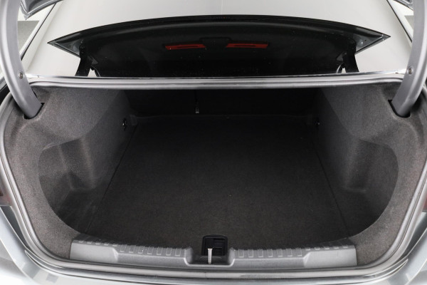 Audi A3 Limousine 35 TFSI S edition 150 pk Automaat | Verlengde garantie | Navigatie | Parkeersensoren (Park assist) | Stoelverwarming