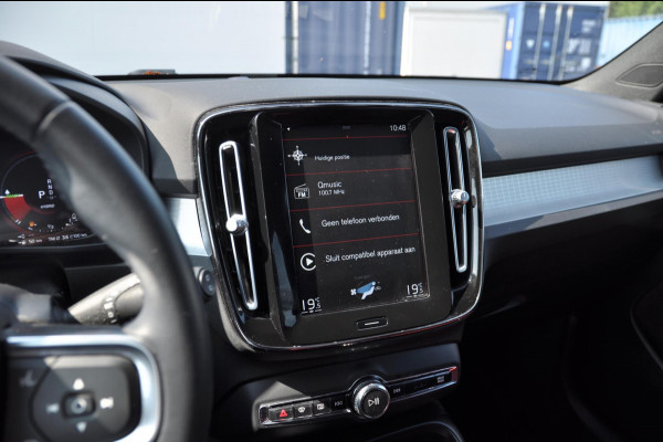 Volvo XC40 T4 211PK Recharge R-Design / Adaptieve cruise control/ BLIS/ Trekhaak/ Navigatie/ Climate control/ Apple CarPlay/ Bluetooth