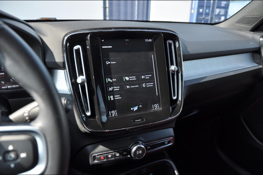 Volvo XC40 T4 211PK Recharge R-Design / Adaptieve cruise control/ BLIS/ Trekhaak/ Navigatie/ Climate control/ Apple CarPlay/ Bluetooth