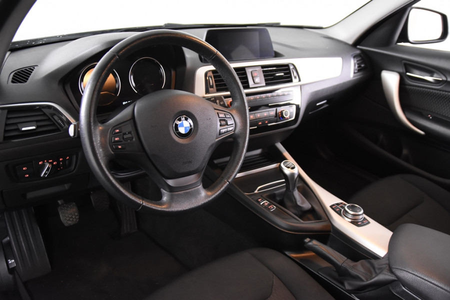 BMW 1-serie 118i *Navigatie*Stoelverwarming*Climate Control*