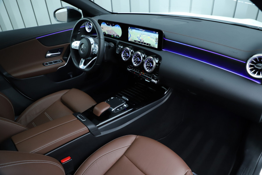 Mercedes-Benz CLA-Klasse 250 e AMG Aut8 | Sfeerverlichting | Pano | Keyles-go | Apple-carplay | Leder | Stoelverw. | 2022.