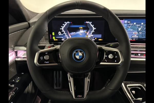 BMW i7 xDrive60 M Sportpakket Pro | Sky Lounge Panoramadak | BMW Individual interieur | Innovation Pack | Climate Acoustics Pack