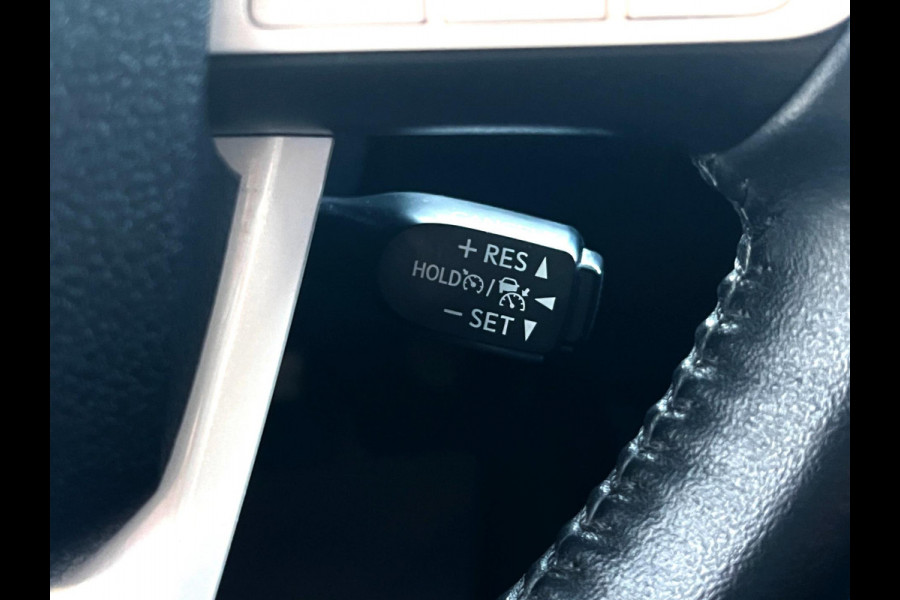 Toyota Prius 1.8 Plug-in Business Plus Camera_Navi_Headsup_Lane dep
