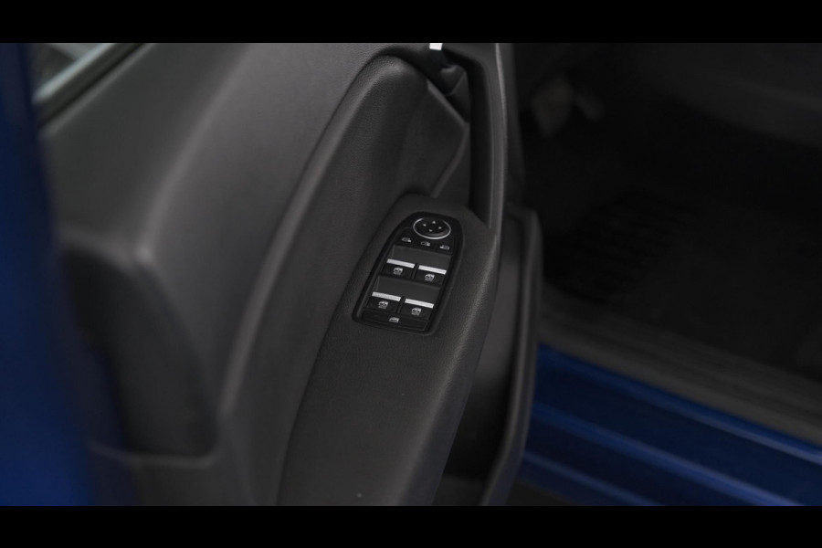 Renault Captur 1.6 E-Tech Plug-in Hybrid 160 Intens | Camera | Stoelverwarming | 9.3 Inch Scherm | Navigatie