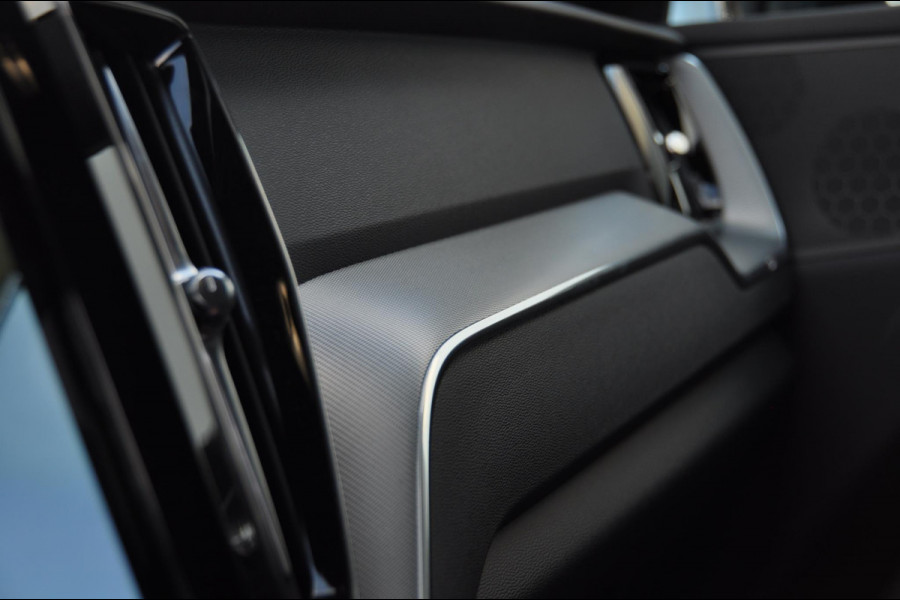 Volvo XC60 B4 197PK Automaat R-Design /Google infotaimentsysteem / Stoel en stuurverwarming/ Elektrische achterklep/ Keyless entry/Adaptieve koplampen/ Parkeersensoren met 360 Camera/ Adaptieve cruise control/ Elektrische stoel met geheugen/ Apple CarPlay