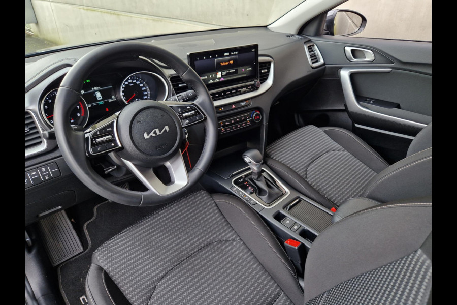 Kia Ceed Sportswagon 1.5 T-GDi MHEV DynamicLine Automaat | Camera | Navi | 16” Velgen | Clima | Apple CarPlay/Android Auto | PDC | Cruise | LED |