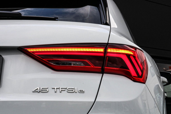 Audi Q3 45 TFSI e S-line HYBRIDE - LED - Virtual - ACC