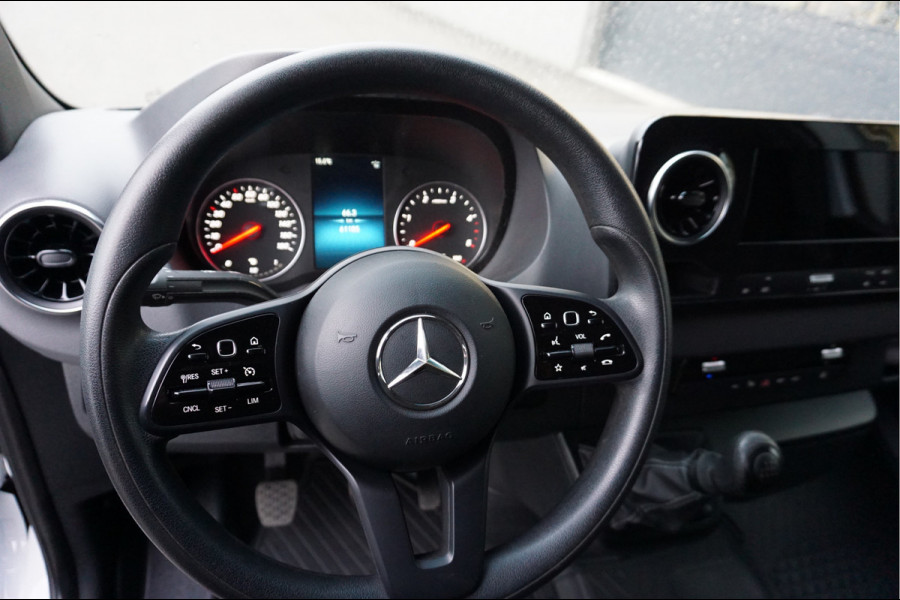 Mercedes-Benz Sprinter 516 CDI L3 Bakwagen / 2.4M Hoogte / MBUX 10,25 / Navigatie / Airco / Cruise control / Dakspoiler