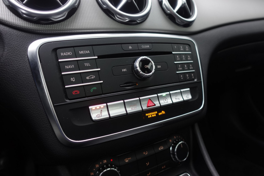 Mercedes-Benz GLA 200 | Premium | Automaat | NAV | PANO/SCHUIF | STOELVW | LED | A. CAMERA | 19 LMV | Org. WINTERSET!