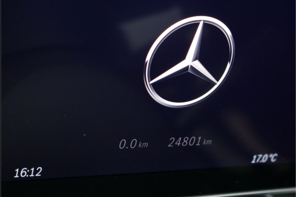 Mercedes-Benz GLC 300e 4-MATIC Premium AMG Line Aut9, Luchtvering, Achterasbesturing, Panoramadak,Trekhaak, Memory, Surround Camera, Stuurwiel Verwarmd, Keyless Go, Digital Light, Etc.
