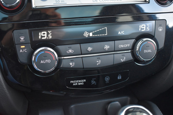 Nissan QASHQAI 1.2 N-Connecta | automaat | navigatie | panoramadak |