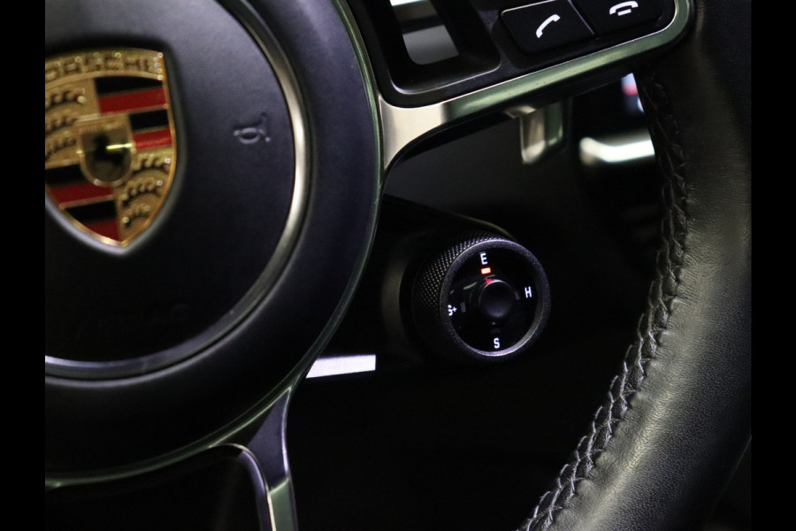 Porsche Cayenne 3.0 E-Hybrid Sport Chrono [BOSE, SCHUIFDAK, APPLE CARPLAY, ADAPTIVE CRUISE, LUCHTVERING, SOFT CLOSE, LED, NIEUWSTAAT]