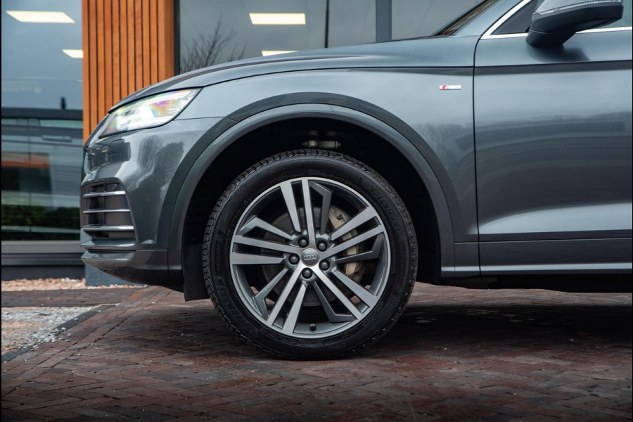 Audi Q5 55 TFSI e quattro Competition Panoramadak Leer 20"LM