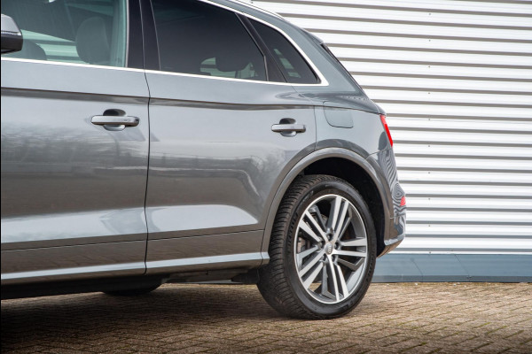 Audi Q5 55 TFSI e quattro Competition Panoramadak Leer 20"LM