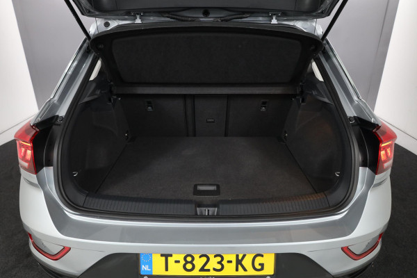 Volkswagen T-Roc 1.0 TSI Life 110 pk | Verlengde garantie | Navigatie | Parkeersensoren (Park assist) | Adaptieve cruise control