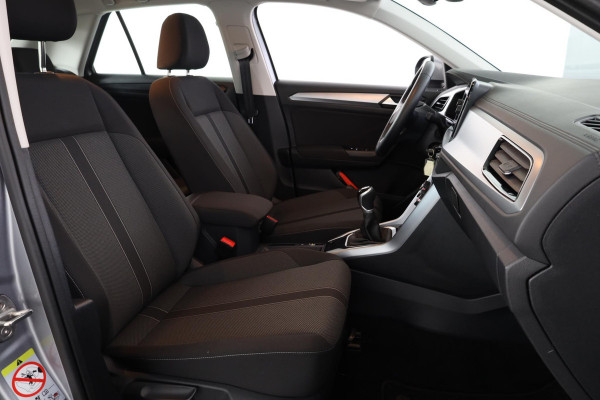 Volkswagen T-Roc 1.0 TSI Life 110 pk | Verlengde garantie | Navigatie | Parkeersensoren (Park assist) | Adaptieve cruise control