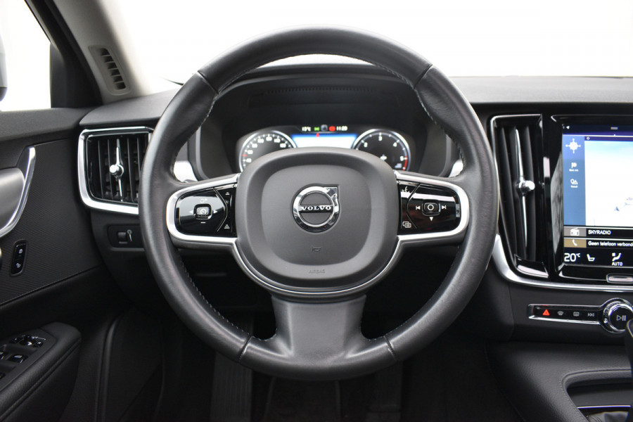 Volvo V90 Cross Country D4 190pk Momentum | Panodak | BLIS | El. Trekhaak | AppleCarplay | Navi