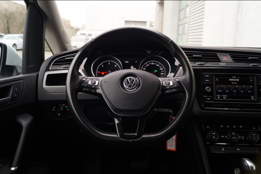 Volkswagen Touran 1.6 TDI 115pk DSG Comfortline 5-persoons -LED-ECC-PDC-