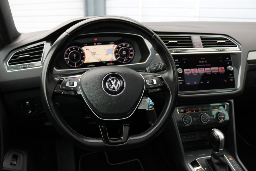Volkswagen Tiguan 1.5 TSI ACT Highline Business R-line Panodak Virtual cockpit Navi Led T-haak Bj:2019