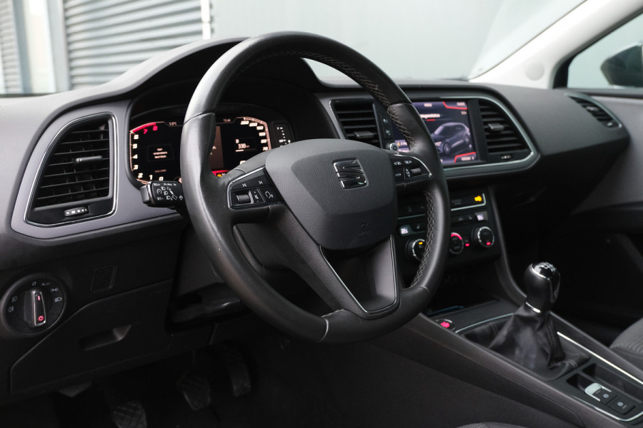 Seat León ST BWJ 2020 / 1.0TSI 116 PK Style Ultimate Edition / NWE APK / LED / Navi / Clima / Virtual Cockpit / Stoelverw. / Trekhaak / PDC / Cruise / LMV /