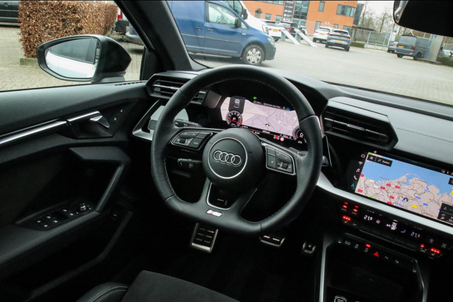 Audi A3 Limousine 35 1.5 TFSI S Edition One S-line 150pk S-Tronic Lederen kuipstoelen|Virtual Cockpit|Panoramadak|LED Matrix|Black