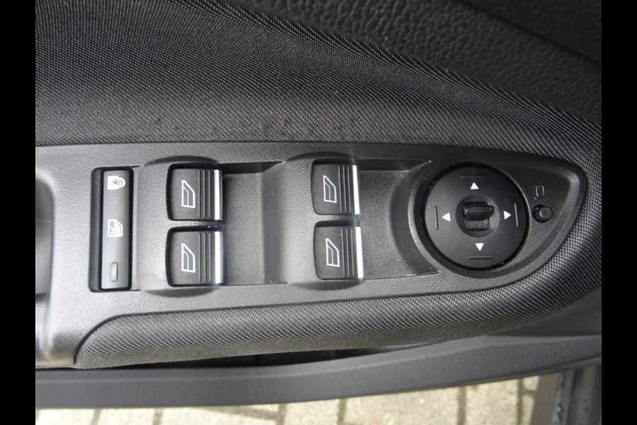 Ford C-MAX 1.0 EcoBoost 125 PK Titanium | Camera | Xenon | Winterpakket | 17 INCH Lichtmetalen Velgen | Navi | Climate Control | Privacy Glass | PDC V+A | 36DKM!