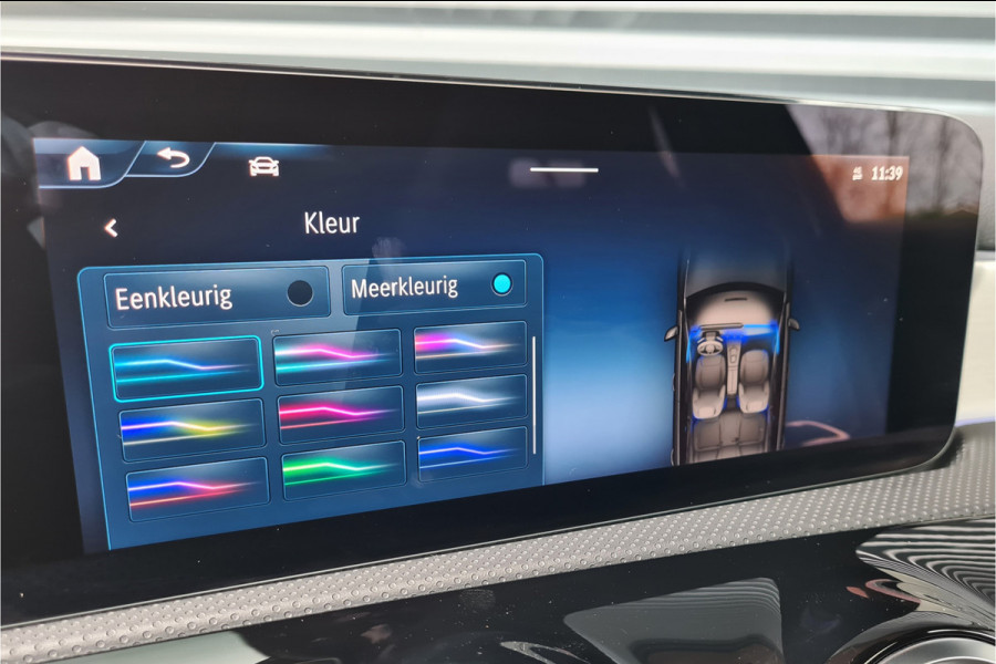 Mercedes-Benz A-Klasse 200 AMG Line - Panodak - Multibeam - Burmester