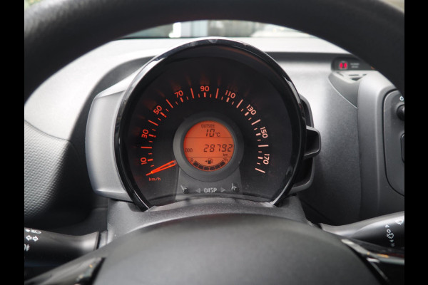 Toyota Aygo 1.0 VVT-i x-fun / Bluetooth / Speedlimiter / Airconditioning / LED