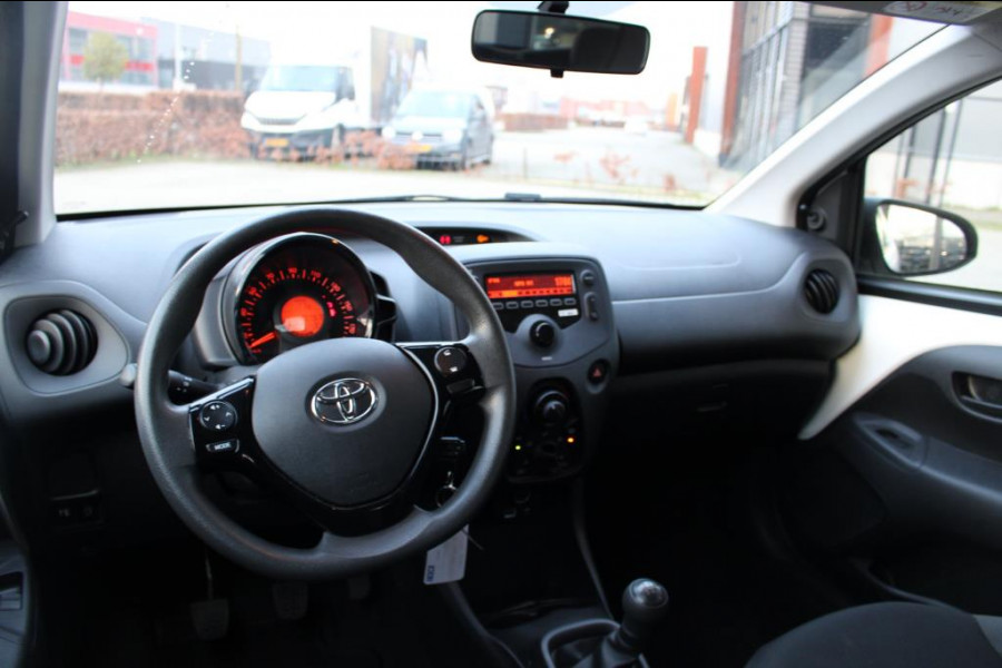 Toyota Aygo 1.0 VVT-i x-fun Airco 12 maanden bovag garantie