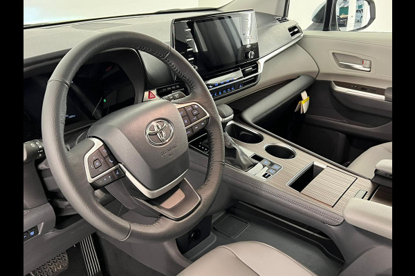 Toyota highlander Sienna 2.5 Hybrid Luxe XLE