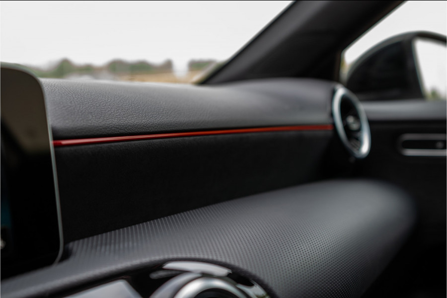 Mercedes-Benz A-Klasse 180 d AMG Night | Panorama | Widescreen | LED | MBUX Aut7