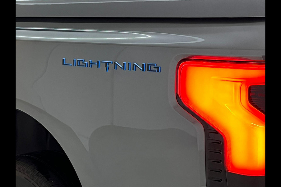 Ford USA F-150 Lightning Lariat Extended Range